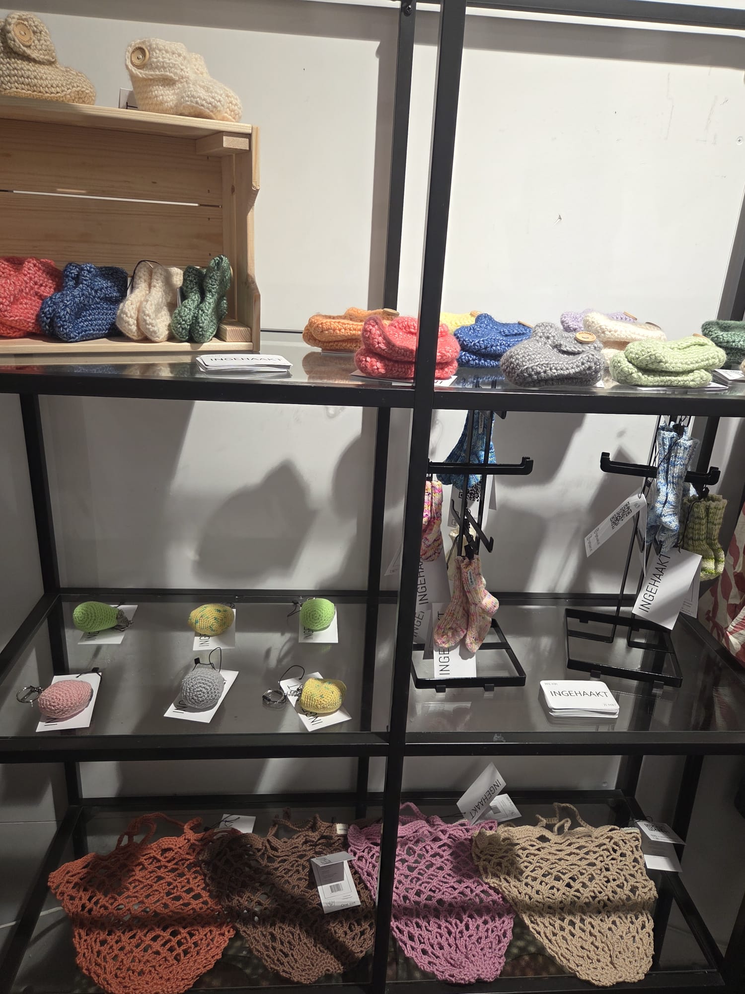 Sfeerimpressie ingehaakt's producten bij Swan Delft